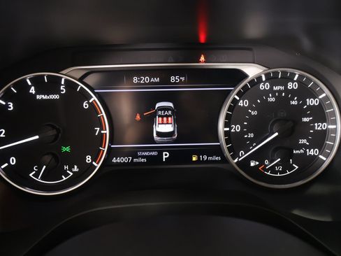 Used 2023 Nissan Rogue SL FWD image 4