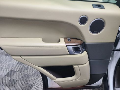 Used 2016 Land Rover Range Rover Sport HSE image 38