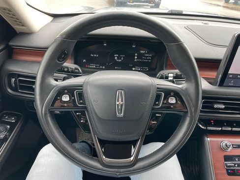 Used 2023 Lincoln Aviator Reserve AWD/4WD image 27