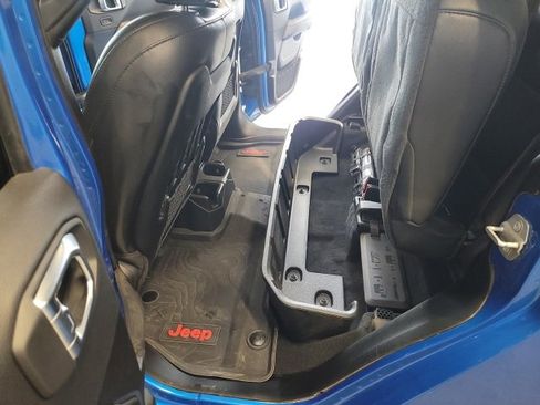 Certified 2023 Jeep Gladiator Mojave w/ Cold Weather Group image 30