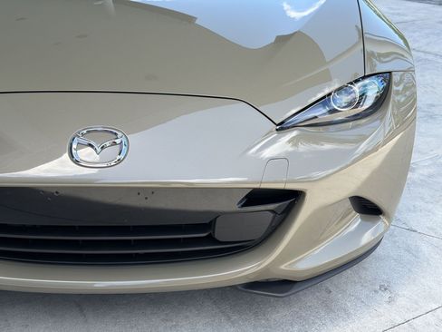 Used 2024 MAZDA MX-5 Miata Grand Touring w/ Weather Package RWD image 11