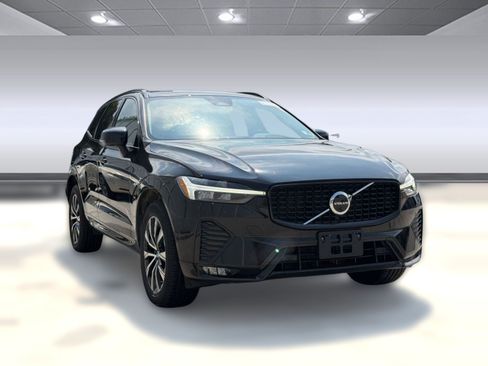 Certified 2023 Volvo XC60 B5 Plus AWD/4WD image 7