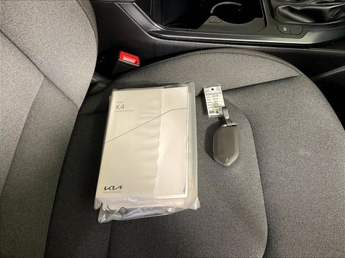 Used 2025 Kia K4 FWD image 34