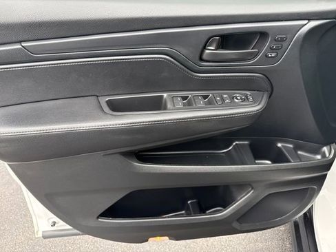 Certified 2023 Honda Odyssey EX-L image 9