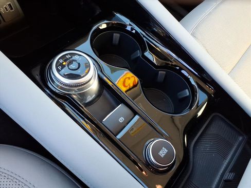 Certified 2025 Ford Explorer Platinum w/ Ultimate Package image 17