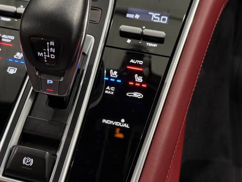 Used 2019 Porsche Panamera Turbo S image 40