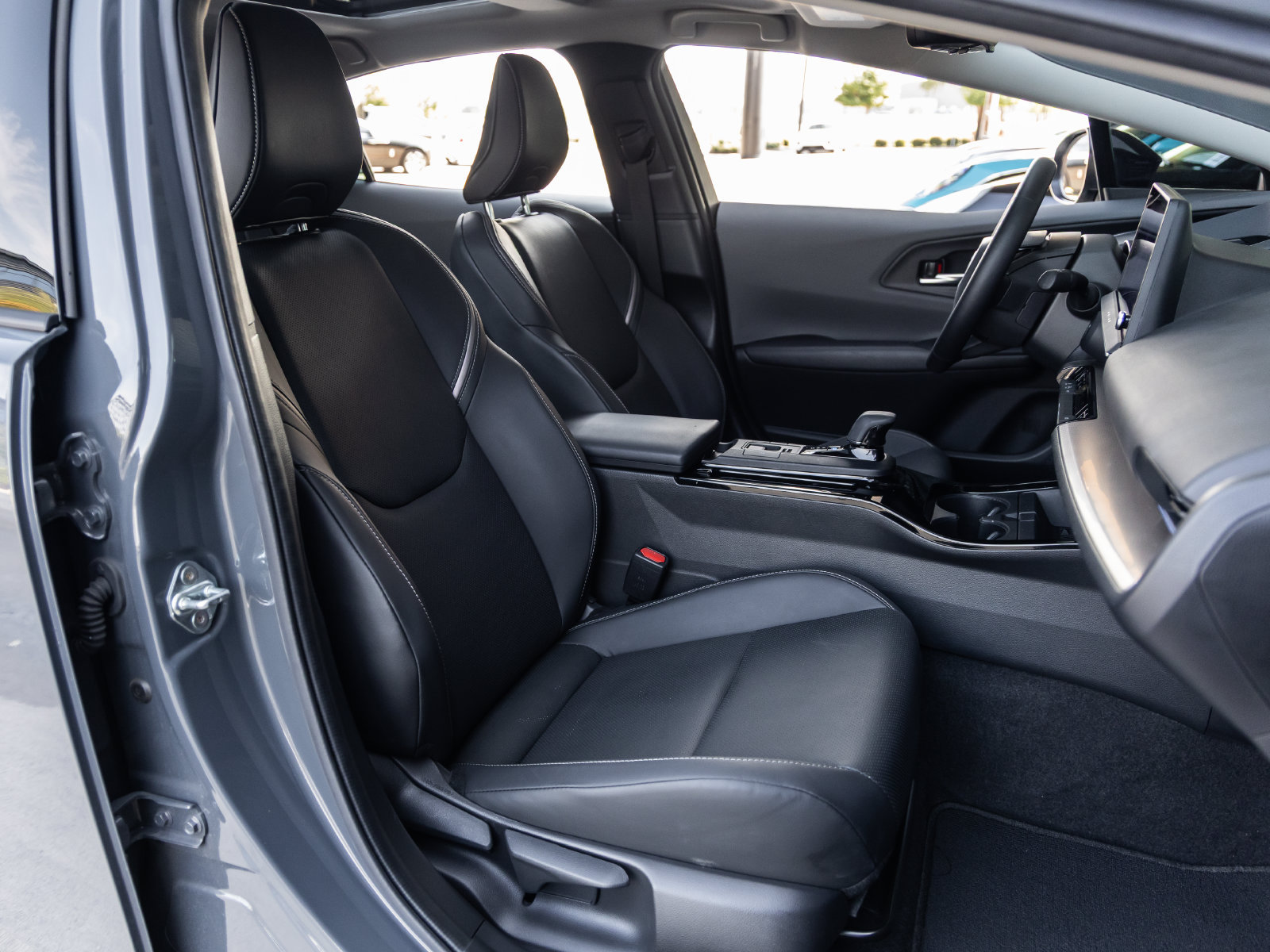 Used 2024 Toyota Prius Limited w/ Limited Premium Package FWD image 44