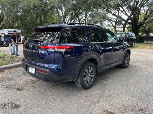 Used 2025 Nissan Pathfinder SV FWD image 15