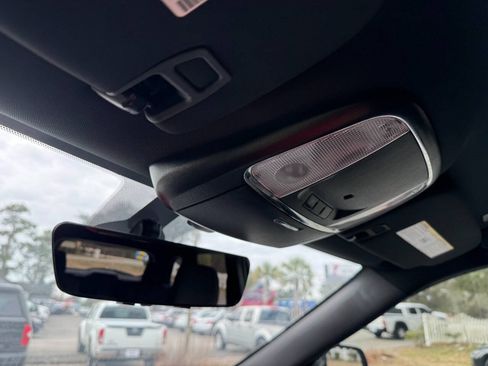 Used 2019 Jeep Grand Cherokee Laredo RWD image 24