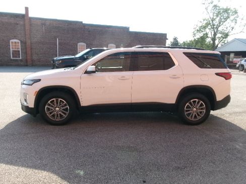 Used 2023 Chevrolet Traverse LT FWD image 6