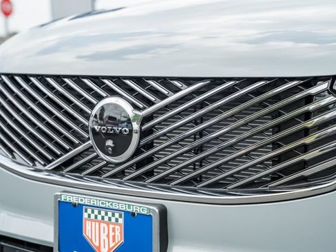 New 2026 Volvo XC90 T8 Plus w/ Protection Package Premier AWD/4WD image 12
