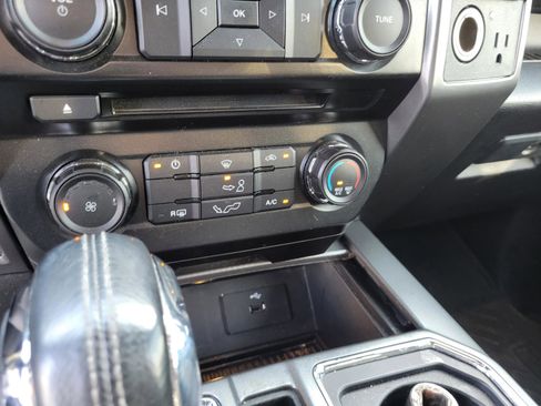 Used 2016 Ford F150 XLT w/ Equipment Group 301A Mid AWD/4WD image 19