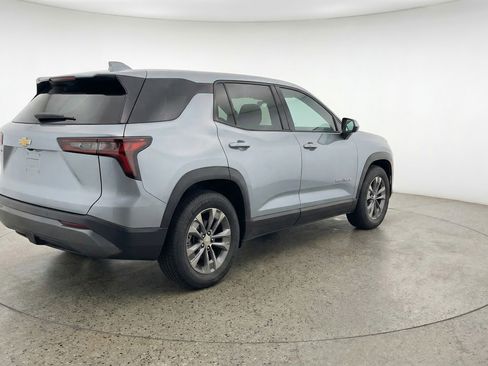 Used 2025 Chevrolet Equinox LT image 9