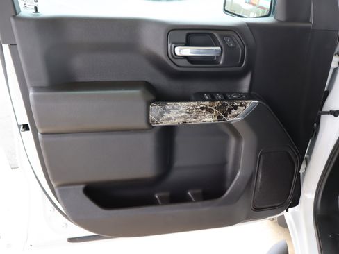 Used 2022 Chevrolet Silverado 1500 Custom Trail Boss w/ Realtree Special Edition image 18