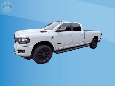 Used 2022 RAM 3500 Big Horn w/ Night Edition AWD/4WD image 4