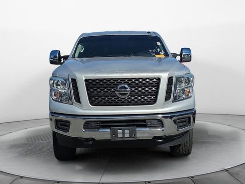 Used 2019 Nissan Titan SV w/ SV Convenience Package AWD/4WD image 8