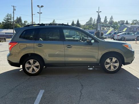 Used 2016 Subaru Forester 2.5i Limited AWD/4WD image 8