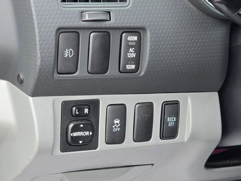Used 2015 Toyota Tacoma 4x4 Double Cab w/ TRD Sport Package image 8