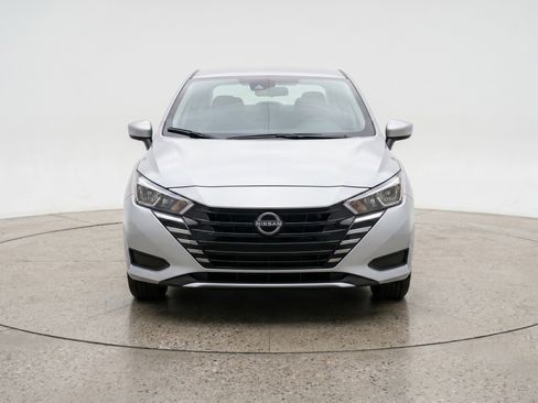 Used 2025 Nissan Versa SV FWD image 2