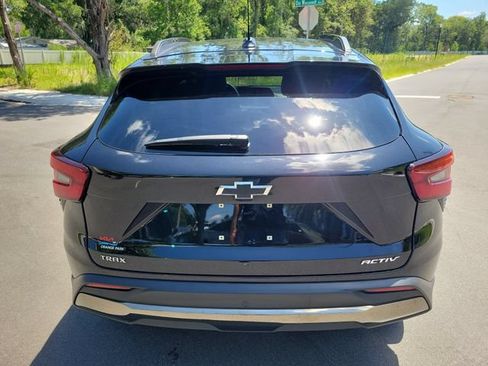 Used 2025 Chevrolet Trax ACTIV w/ Driver Confidence Package FWD image 9