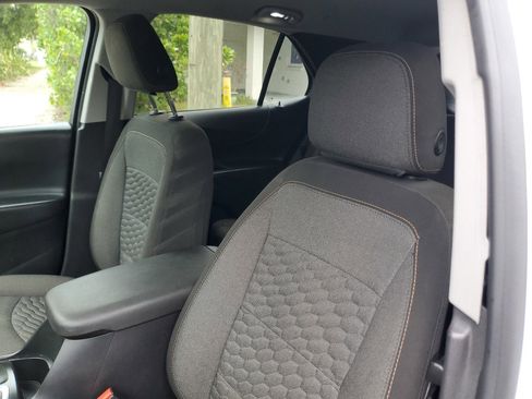 Used 2020 Chevrolet Equinox LT image 18