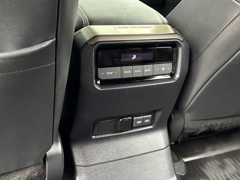 Used 2024 Toyota Land Cruiser image 18