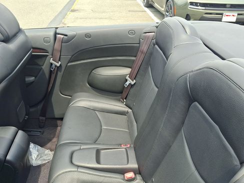 Used 2015 INFINITI Q60 Convertible w/ Premium Package RWD image 19