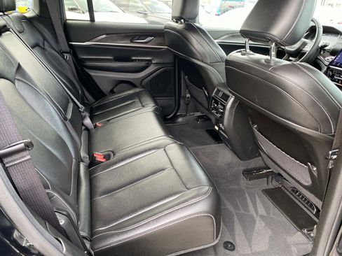 Certified 2024 Jeep Grand Cherokee Limited image 23