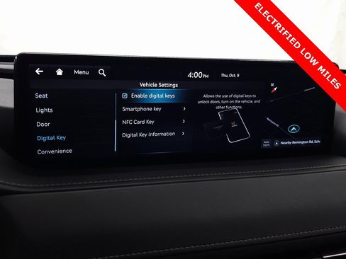 Used 2024 Genesis G80 image 30