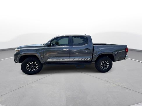 Used 2018 Toyota Tacoma SR5 RWD image 9