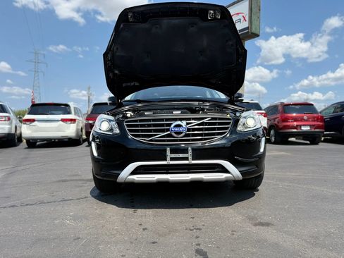 Used 2017 Volvo XC60 T5 Dynamic w/ Preferred Option Package AWD/4WD image 10