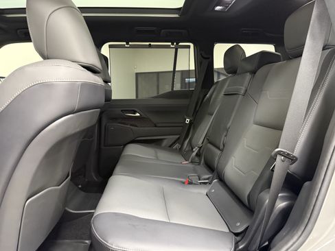 Used 2025 Lexus GX 550 w/ Accessory Package (2T) AWD/4WD image 16