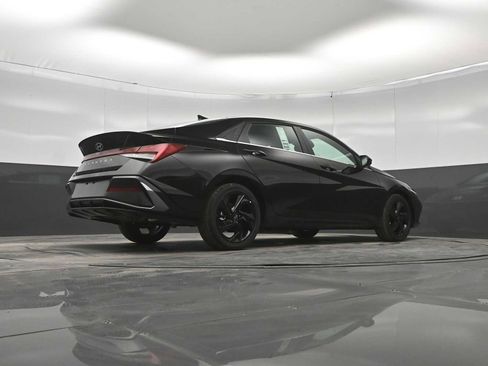 New 2026 Hyundai Elantra SEL Sport FWD image 38