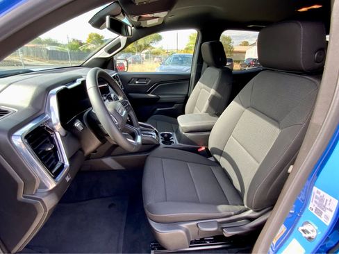 New 2025 GMC Canyon Elevation w/ Convenience Package image 28