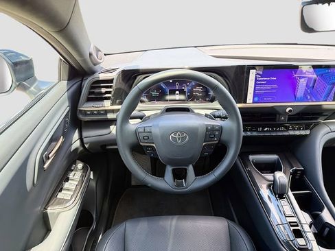 Used 2026 Toyota Crown Signia w/ Advanced Technology Package image 18