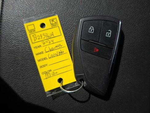 Used 2024 Chevrolet Colorado Trail Boss w/ Technology Package AWD/4WD image 22