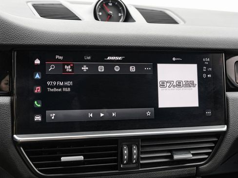 Used 2023 Porsche Cayenne S Platinum w/ Premium Package Plus image 26