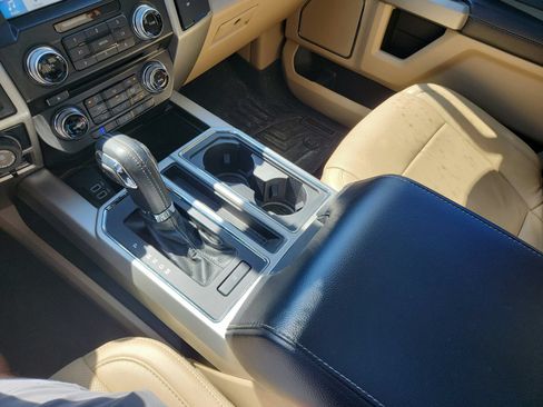 Used 2017 Ford F150 Lariat w/ Equipment Group 502A Luxury AWD/4WD image 17