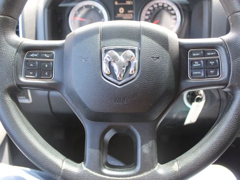 Used 2016 RAM 1500 Classic SLT AWD/4WD image 27