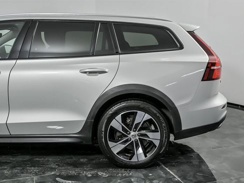 Used 2020 Volvo V60 T5 Cross Country w/ Protection Package Premier AWD/4WD image 7