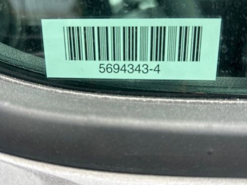 Used 2025 Jeep Wrangler Unlimited Rubicon image 2