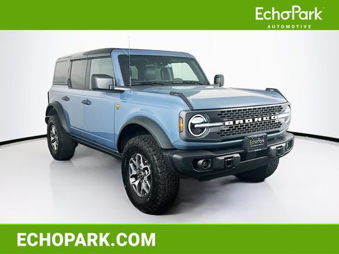 Used 2025 Ford Bronco Badlands AWD/4WD image 1