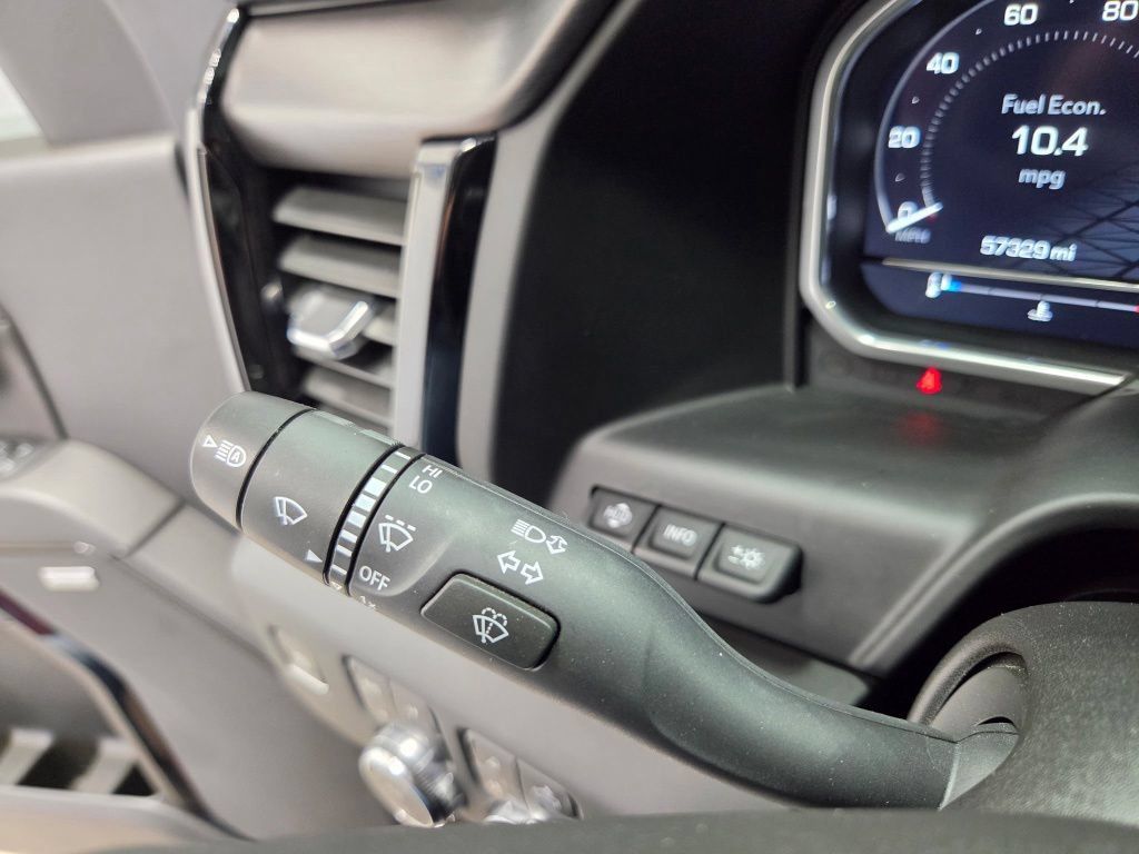Used 2024 GMC Sierra 2500 AT4 w/ Technology Package AWD/4WD image 32
