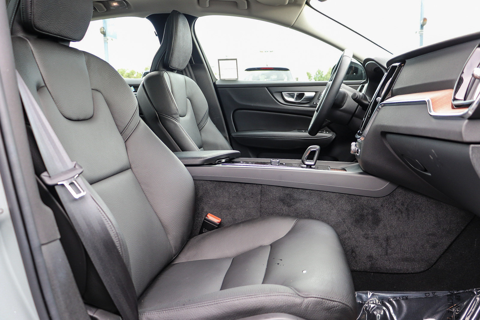 Used 2025 Volvo S60 B5 Plus AWD/4WD image 17