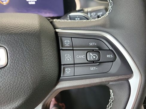 New 2025 Jeep Grand Cherokee Limited image 13