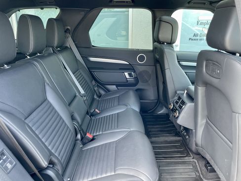 Certified 2025 Land Rover Discovery Dynamic SE AWD/4WD image 31