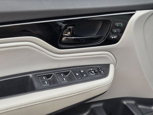Used 2024 Honda Odyssey Touring image 11
