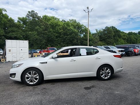 Used 2011 Kia Optima EX FWD image 2
