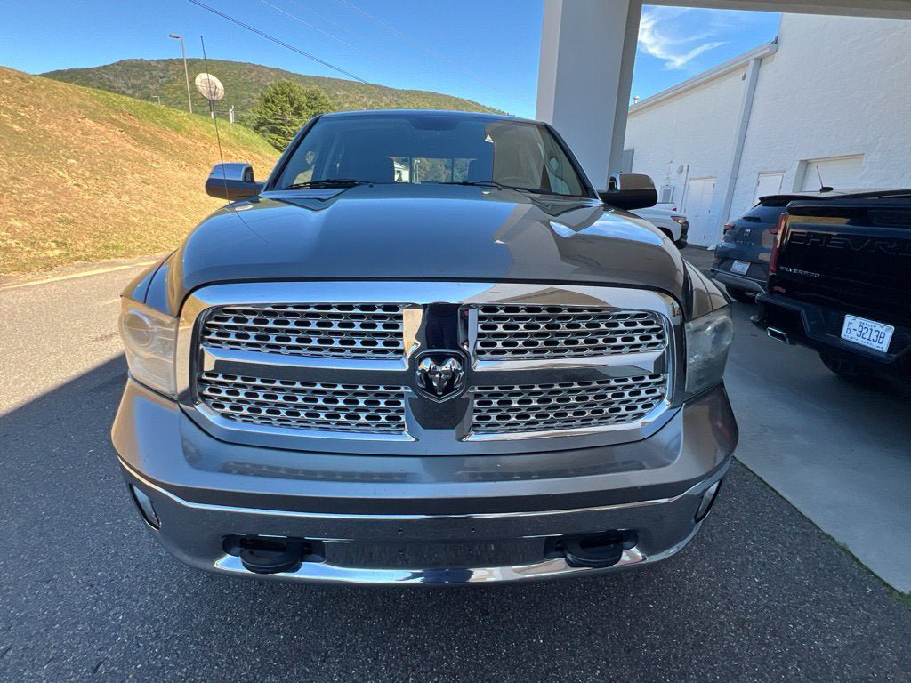 Used 2013 RAM 1500 Laramie w/ Convenience Group AWD/4WD image 2