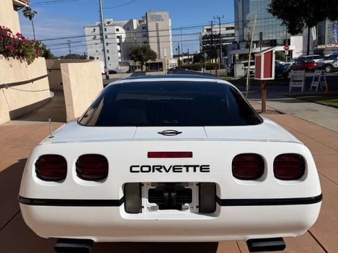 Used 1992 Chevrolet Corvette Coupe image 6